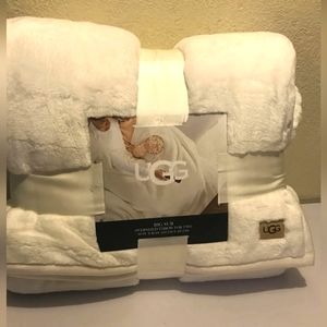 ugg big sur oversized throw blanket in snow
